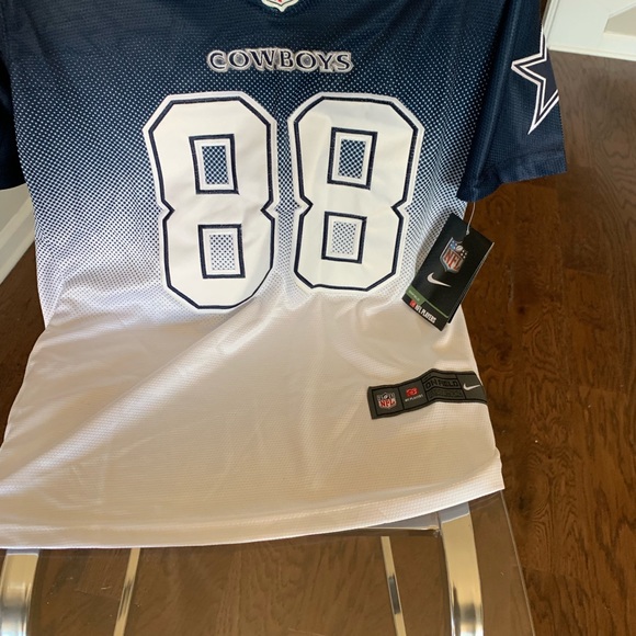 DEZ Bryant Jersey - Picture 2 of 6